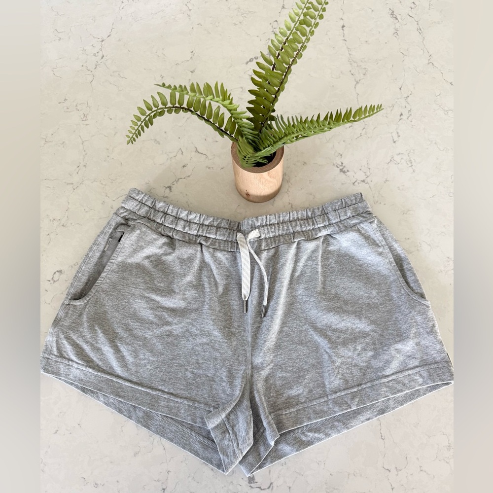 Vuori Halo Performance Short Size Small S Grey EUC